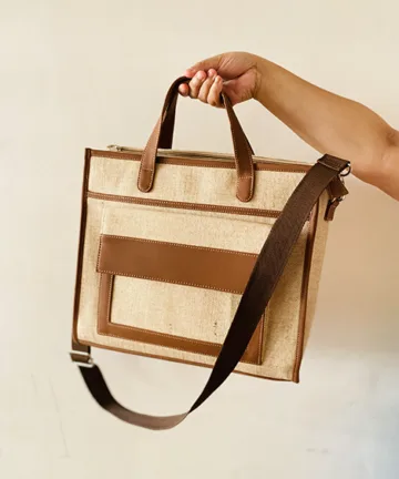 BEVERLY JUTESMART MESSENGER BAG
