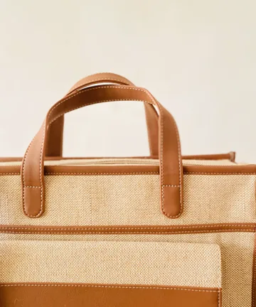 BEVERLY JUTESMART MESSENGER BAG