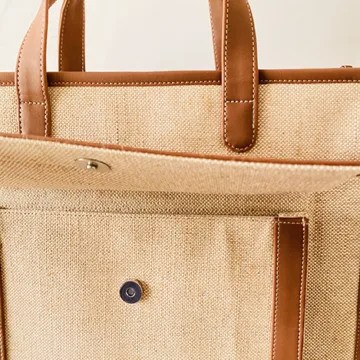 BEVERLY JUTESMART MESSENGER BAG