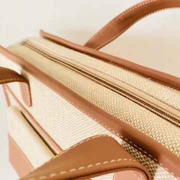 BEVERLY JUTESMART MESSENGER BAG