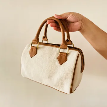 BRAX JUTESMART SLING BAG