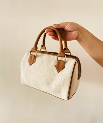 BRAX JUTESMART SLING BAG
