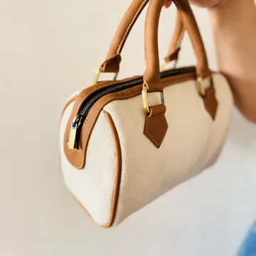 BRAX JUTESMART SLING BAG