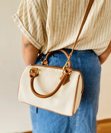 BRAX JUTESMART SLING BAG