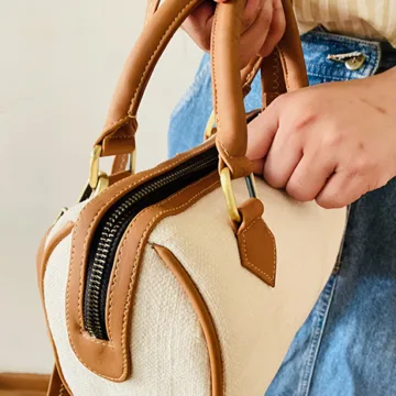 BRAX JUTESMART SLING BAG