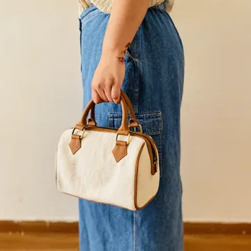 BRAX JUTESMART SLING BAG