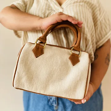 BRAX JUTESMART SLING BAG